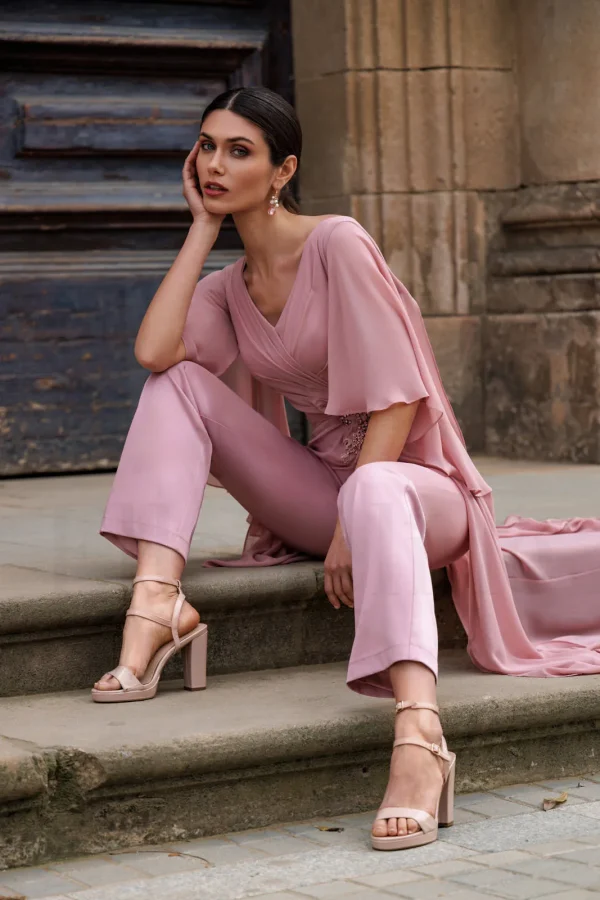 Combinaison habillée en mousseline rose poudré à strass, portée assise - CO8017 Ellebeline