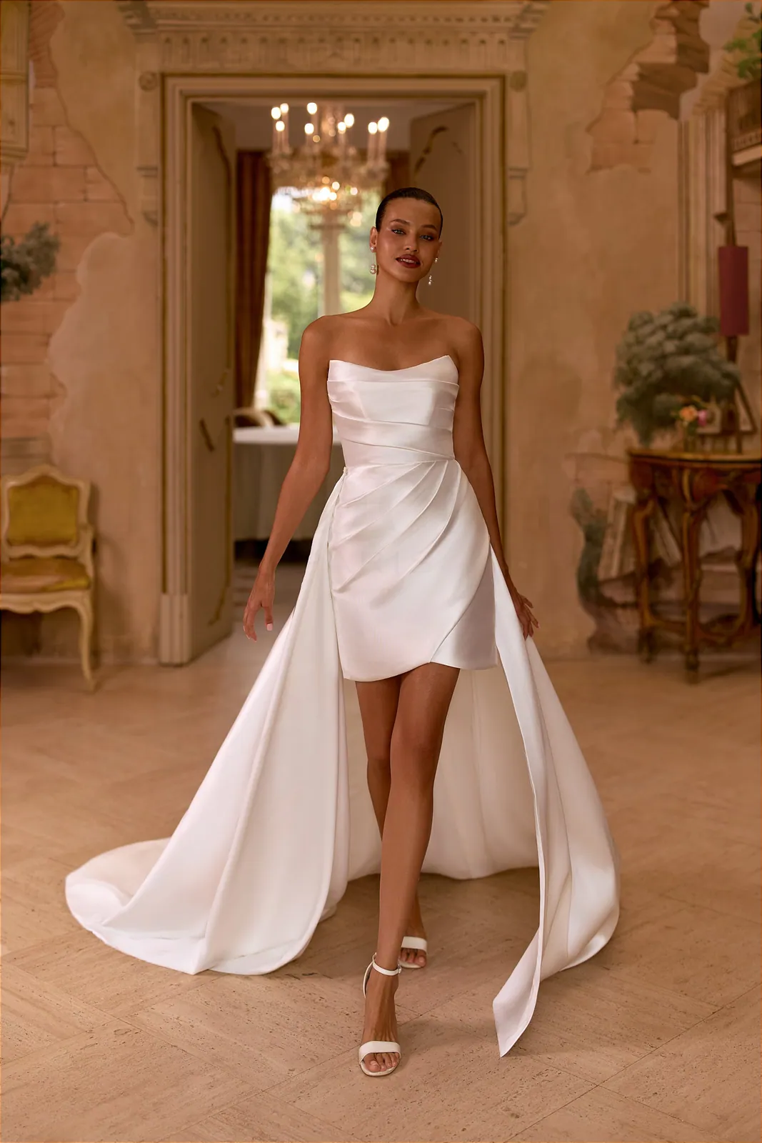 Robe de mariée courte en satin drapée à bustier droit et surjupe longue, EB0347 Ellebeline