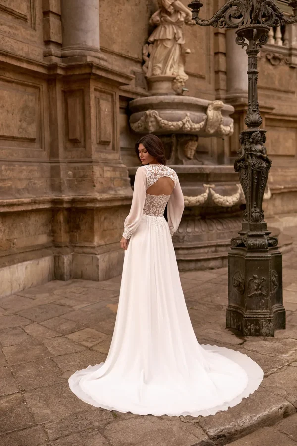 Robe de mariée droite en mousseline à traîne et boléro BL8025, vue de dos