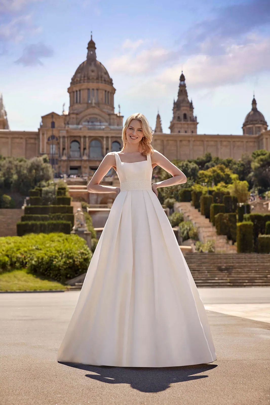 Robe de mariée princesse en mikado à col carré et larges bretelles, EB0139 Ellebeline