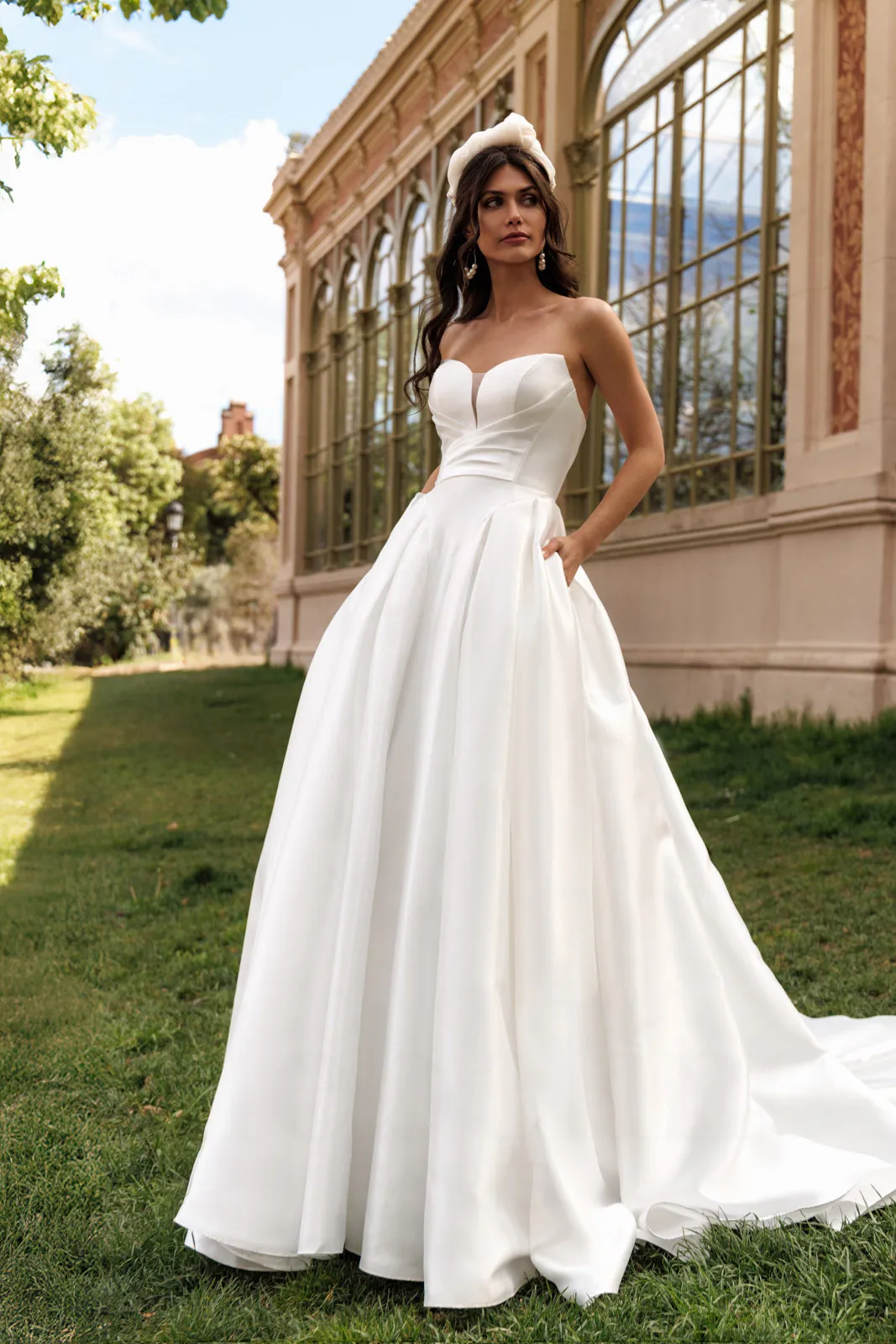 Robe de mariée princesse en mikado à bustier cœur plongeant et poches, EB0211 Ellebeline