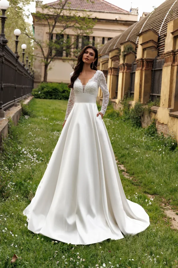 Robe de mariée princesse en mikado à manches longues en dentelle, EB0261 Ellebeline
