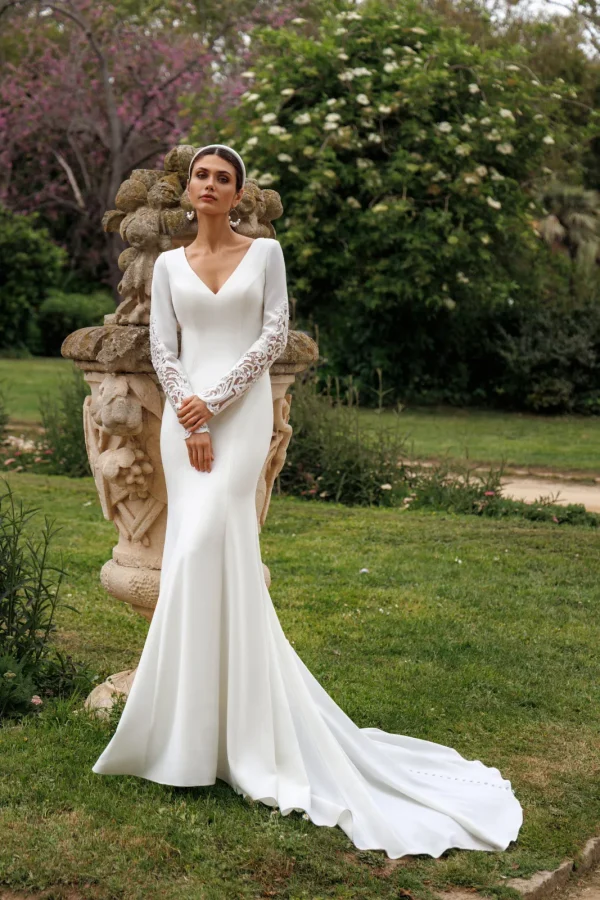 Robe de mariée sirène en crêpe épurée à manches longues en dentelle