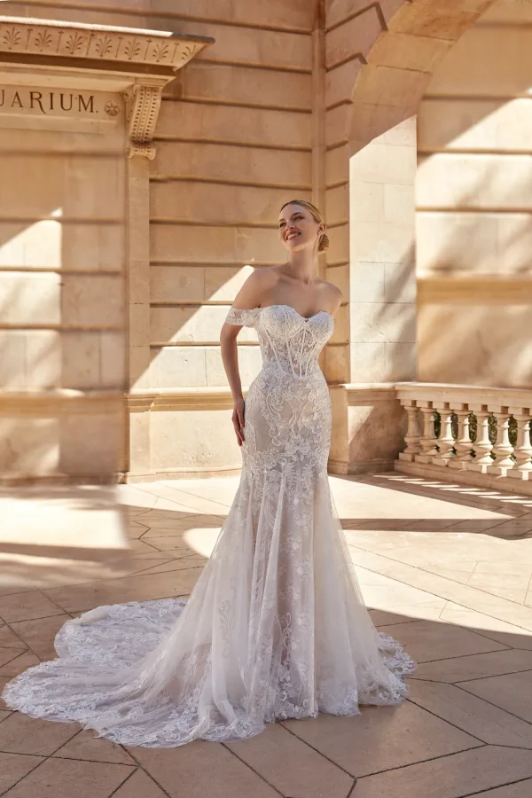 Robe de mariée sirène en dentelle à bustier corset et épaules dénudées, EB0175 Ellebeline