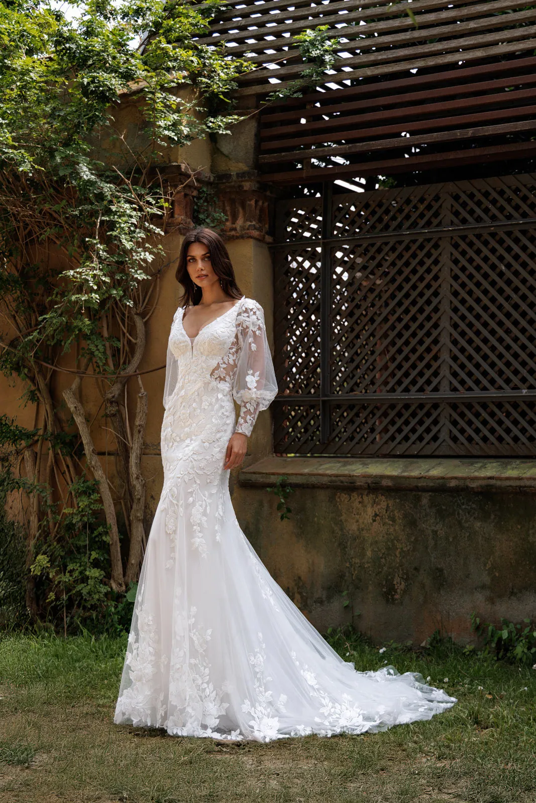 Robe de mariée sirène en dentelle à manches bouffantes amovibles, EB0232 Ellebeline