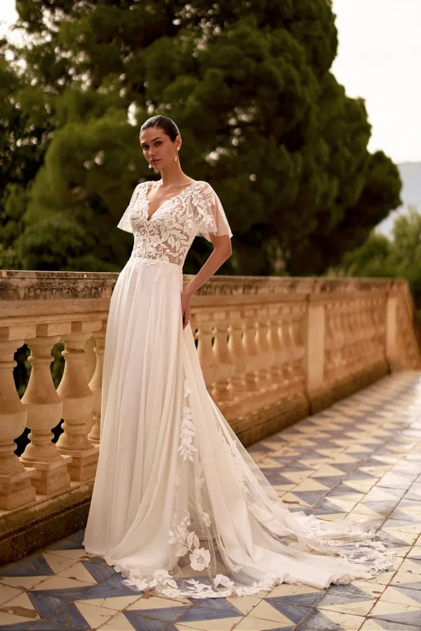 Robe de mariée trapèze en mousseline à manches amovibles et fente en dentelle, EB0331 Ellebeline