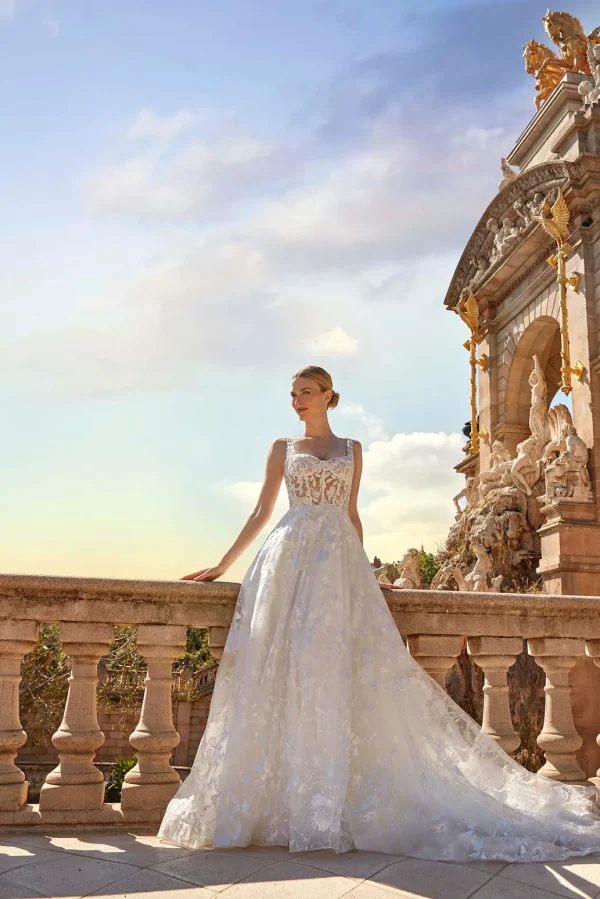 Robe de mariée trapèze en tulle à corset et larges bretelles, EB0178 Ellebeline