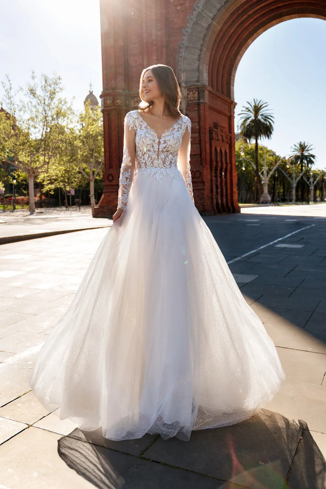 Robe de mariée trapèze en tulle à manches longues en dentelle, EB0203 Ellebeline