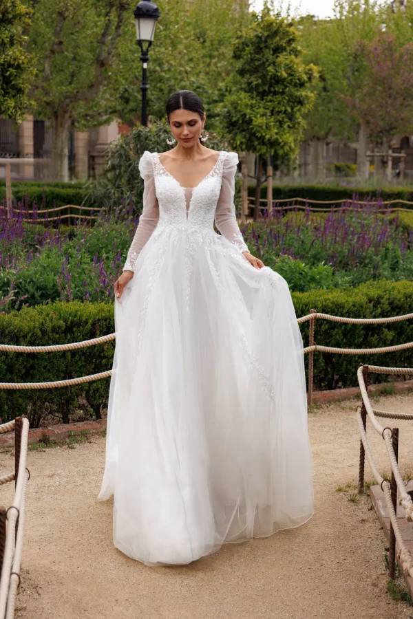 Robe de mariée trapèze en tulle à manches longues bouffantes et col en V, EB0223 Ellebeline