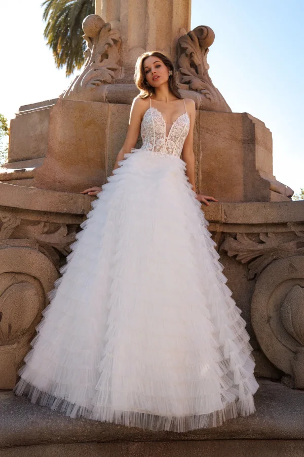 Robe de mariée trapèze en tulle à volants étagés et fines bretelles, EB0233 Ellebeline
