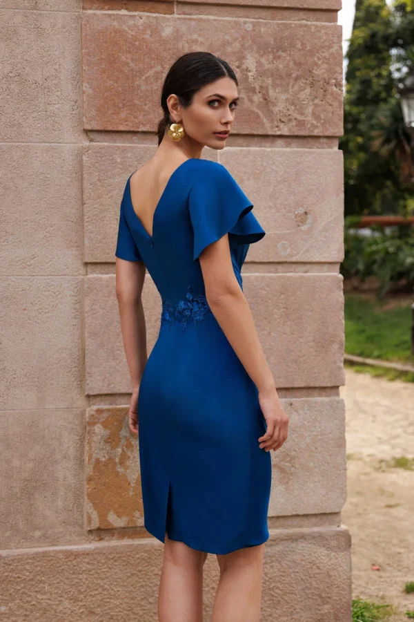 Robe de soirée courte en crêpe bleu pétrole à col en V, vue de dos - RC8351 Ellebeline