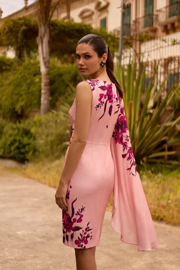 Robe de soirée courte imprimée rose nude à encolure asymétrique, vue de dos - RC8362 Ellebeline