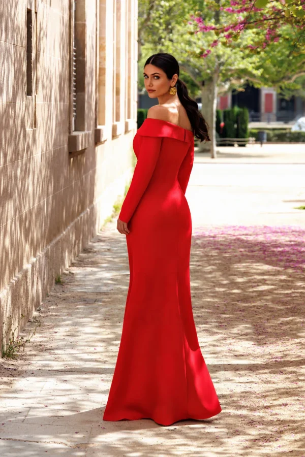 Robe de soirée longue en crêpe rouge à manches longues, vue de dos - RL8401 Ellebeline