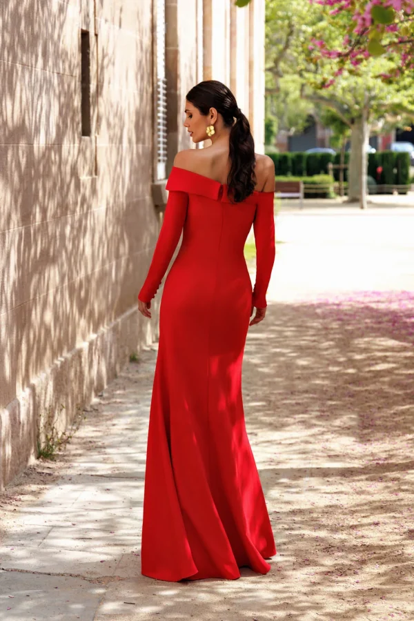 Robe de soirée longue en crêpe rouge à manches longues, vue de dos - RL8401 Ellebeline
