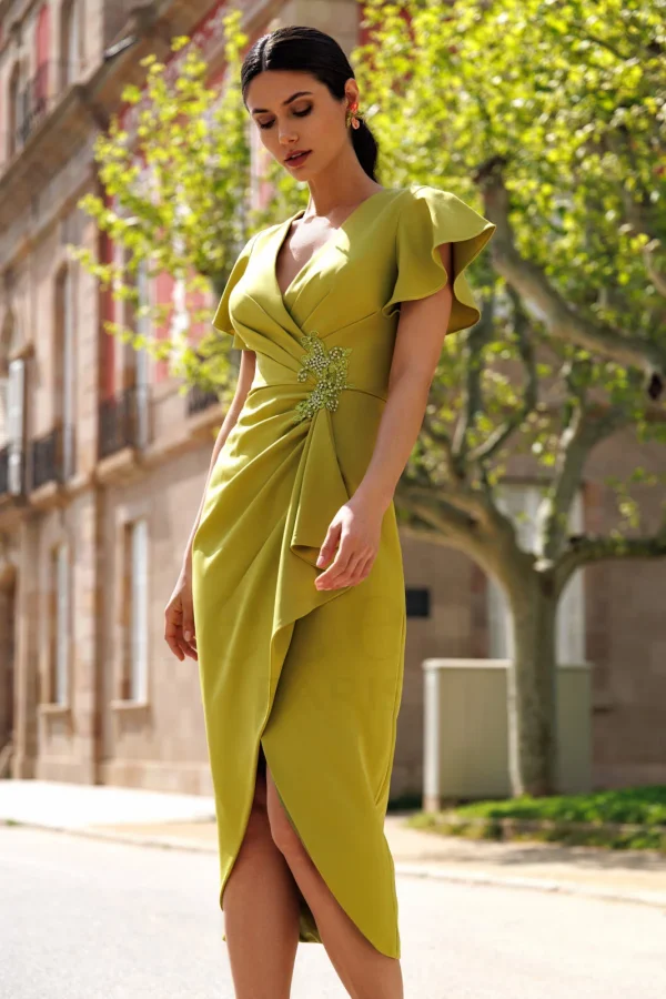 Robe de soirée longue en crêpe vert anis à strass, détail du buste - RL8402 Ellebeline