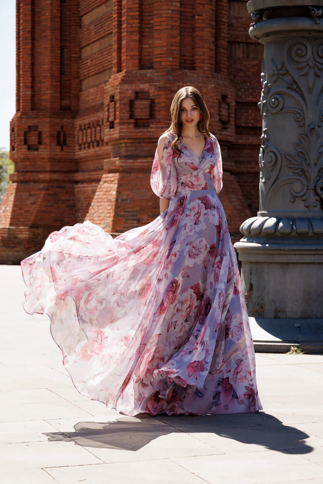 Robe de soirée longue imprimée parme à col en V, vue de face - RL8390 Ellebeline