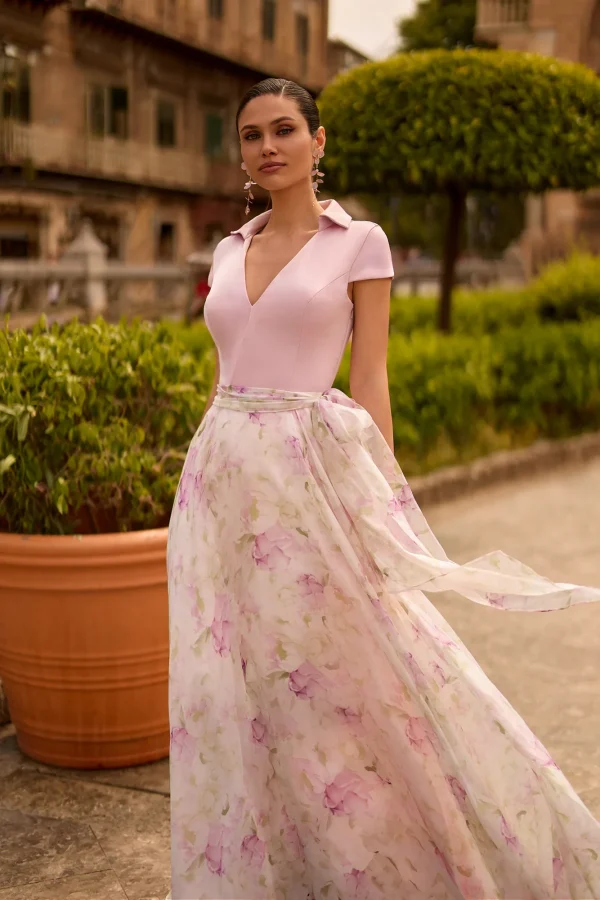 Robe de soirée longue imprimée parme à col en V, détail du buste - RL8459 Ellebeline