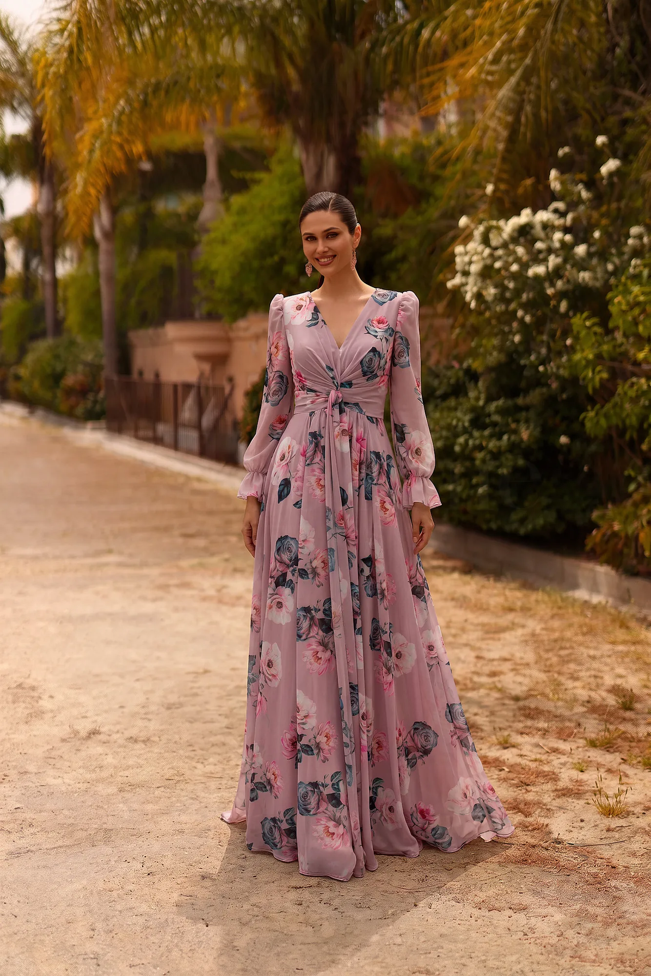 Robe de soirée longue imprimée parme à manches longues, vue de face - RL8431 Ellebeline