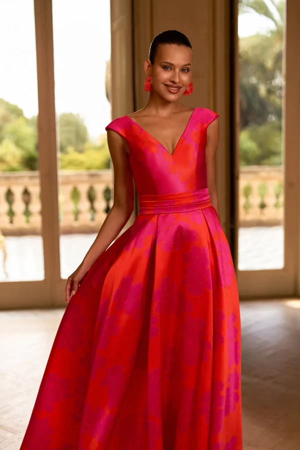 Robe de soirée longue en jacquard rouge / fuchsia à col en V, détail du buste - RL8439 Ellebeline