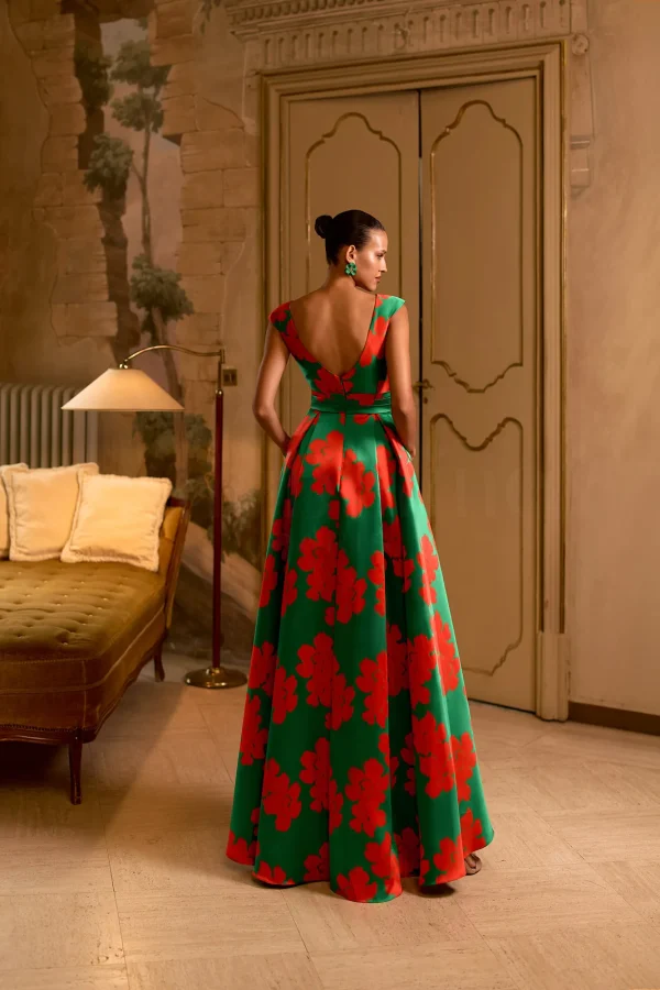 Robe de soirée longue en jacquard rouge / vert à dos nu, vue de dos - RL8429 Ellebeline