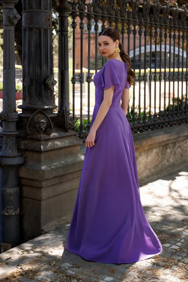 Robe de soirée longue en mousseline mauve à col en V, vue de dos - RL8425 Ellebeline