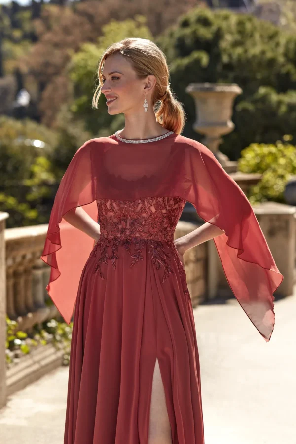 Robe de soirée longue en mousseline terracotta à dos nu, détail du buste, avec son châle assorti - RL8365 Ellebeline