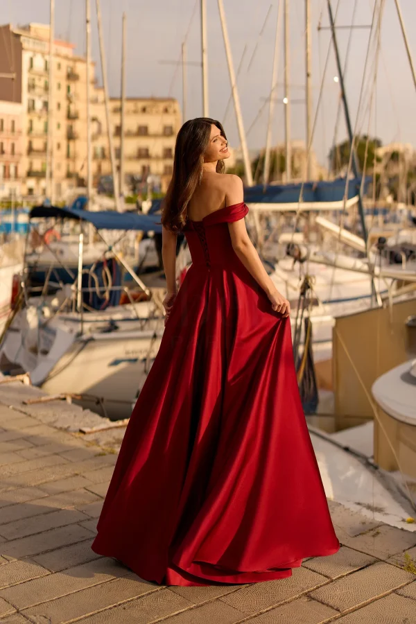 Robe de soirée longue en satin bordeaux à bustier, vue de dos - RL8446 Ellebeline