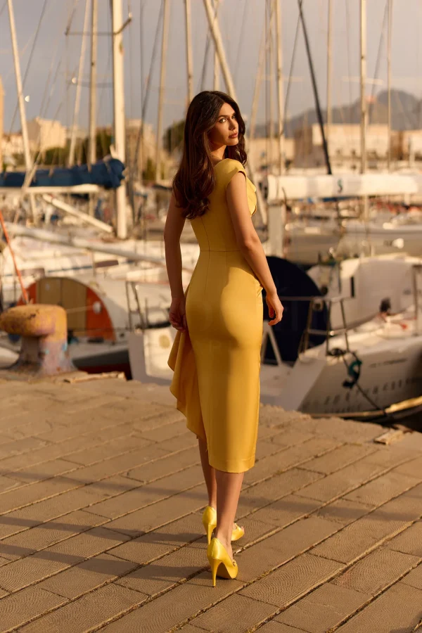 Robe de soirée longue en satin doré à dos nu, vue de dos - RL8448 Ellebeline