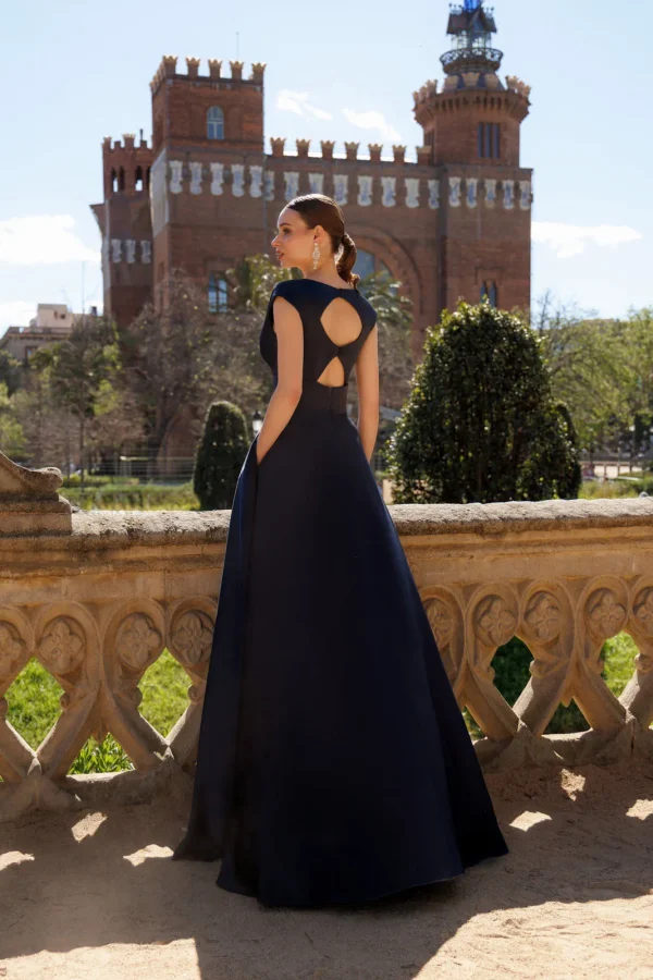 Robe de soirée longue en satin bleu charbon à jupe fendue, vue de dos - RL8397 Ellebeline
