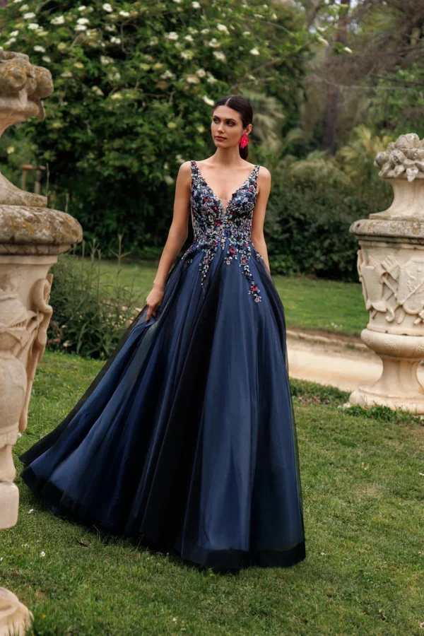 Robe de soirée longue en tulle bleu nuit à paillettes, vue de face - RL8393 Ellebeline