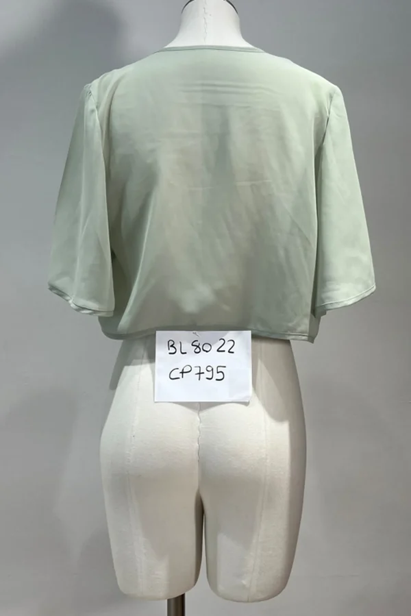 Boléro vert sauge BL8022 vue de dos sur mannequin Ellebeline