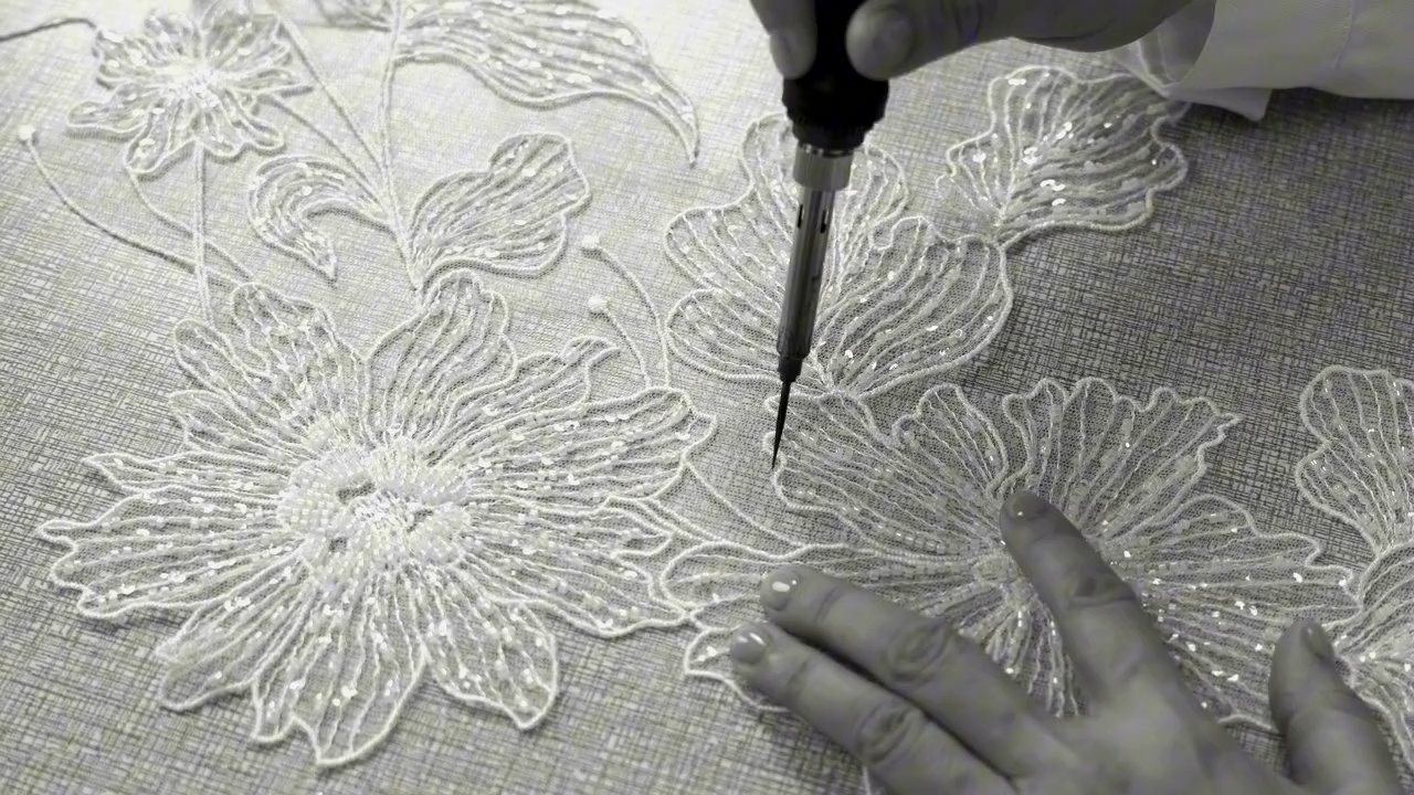Découpe de dentelle au fer à souder