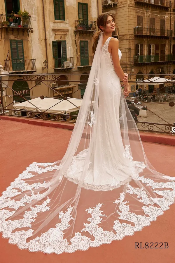 Traîne de mariée amovible longue en tulle et dentelle TRAI002 vue de dos Ellebeline